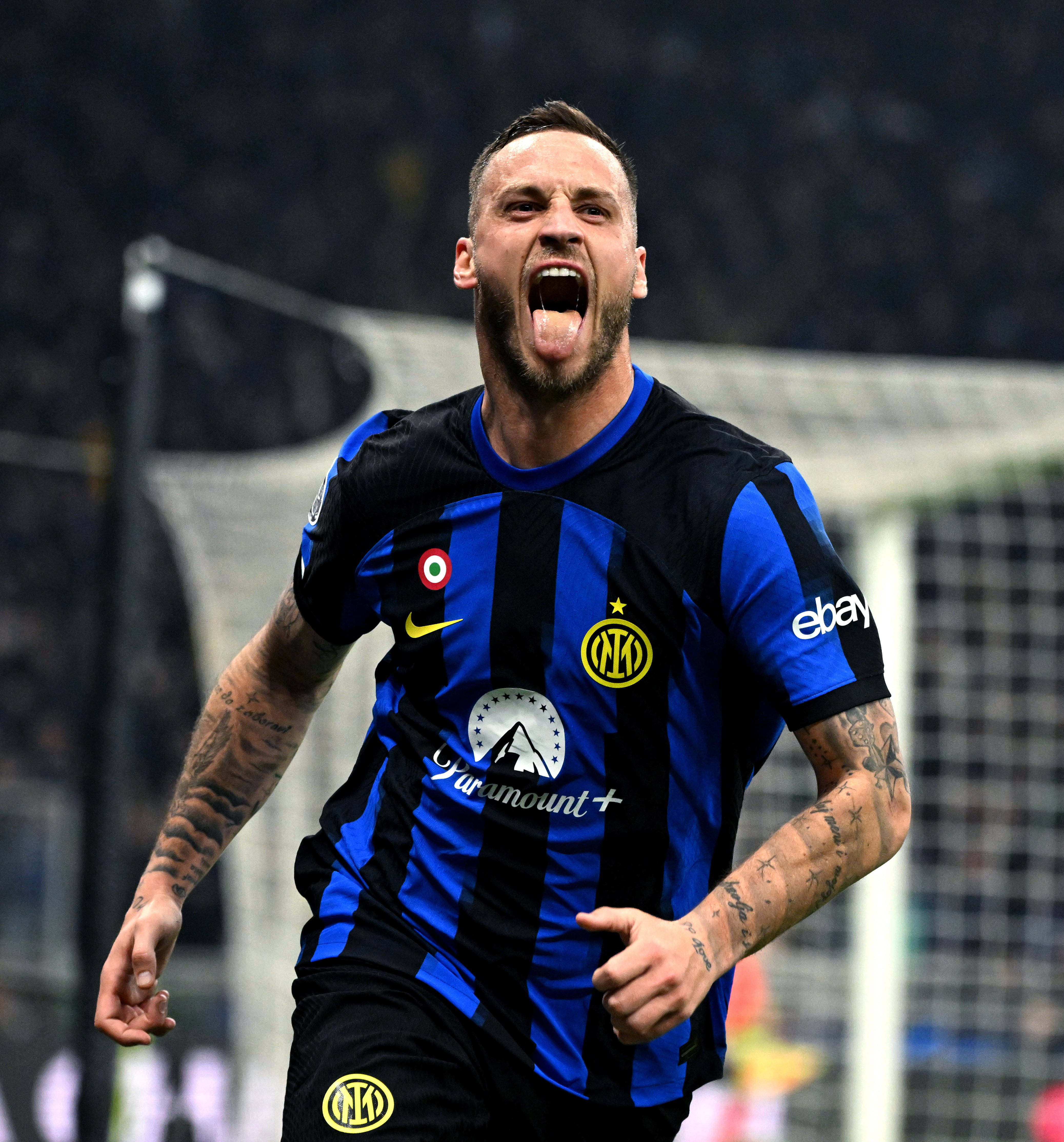 建队基石！武磊、颜骏凌等7人随海港四夺中超冠军