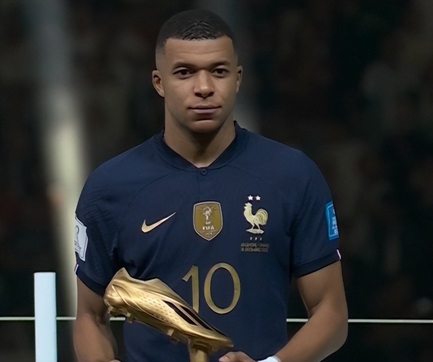 波媒：什琴斯尼在加盟巴萨前考虑参加波兰第七级别联赛