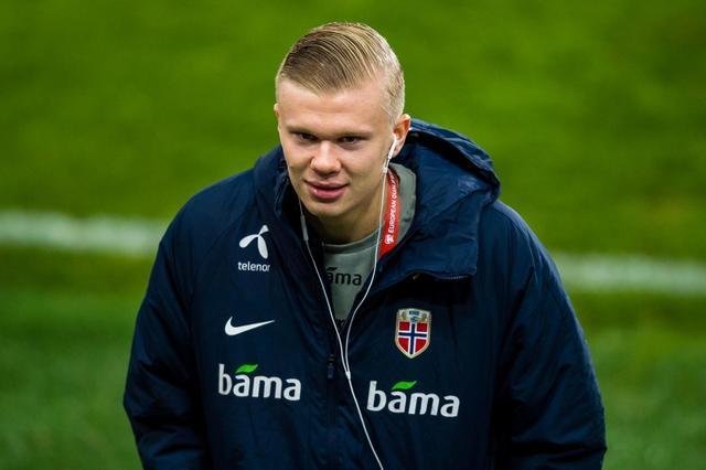 哈兰德本赛季出战20场中18场破门进32球，仅维拉、热刺对其零封